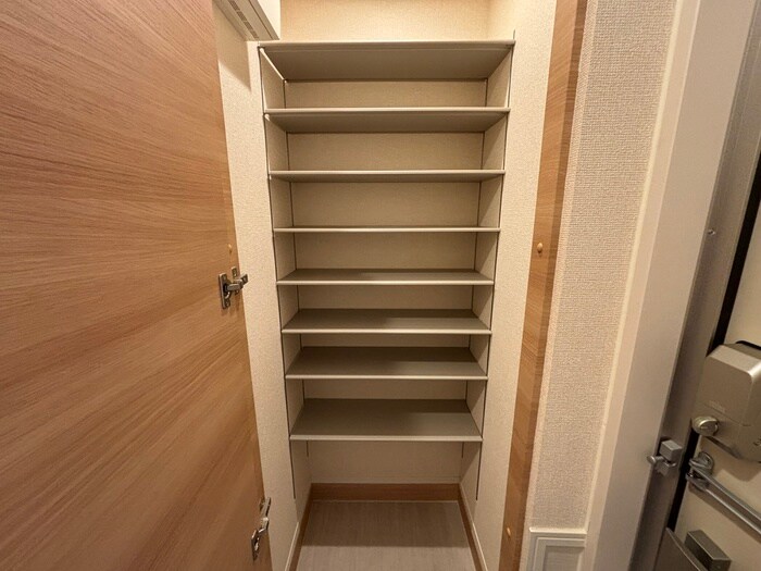 物件内観写真11　(靴箱)