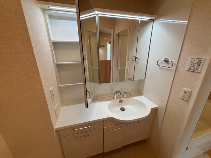 物件内観写真13　(洗面)