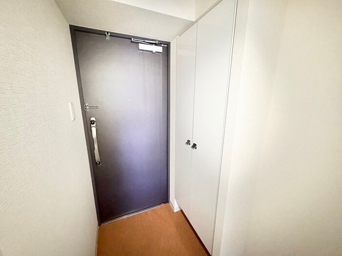 物件内観写真18　(玄関)