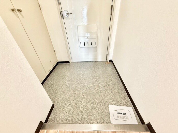 物件内観写真22　(玄関)