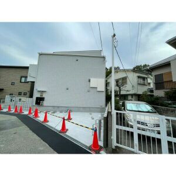 物件外観写真4　(駐車場)