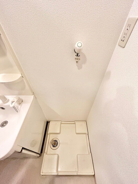 物件内観写真14　(洗濯機置場)