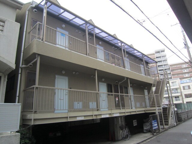 物件外観写真6　(エントランス部分)