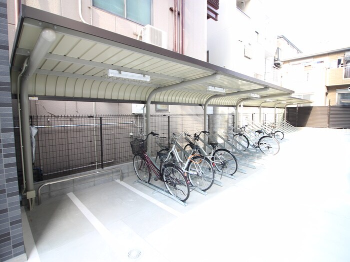 物件外観写真4　(駐輪場)