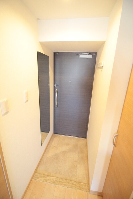 物件内観写真16　(玄関)