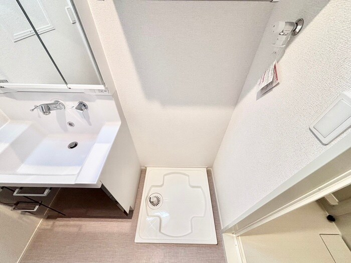 物件内観写真10　(洗濯機置場)