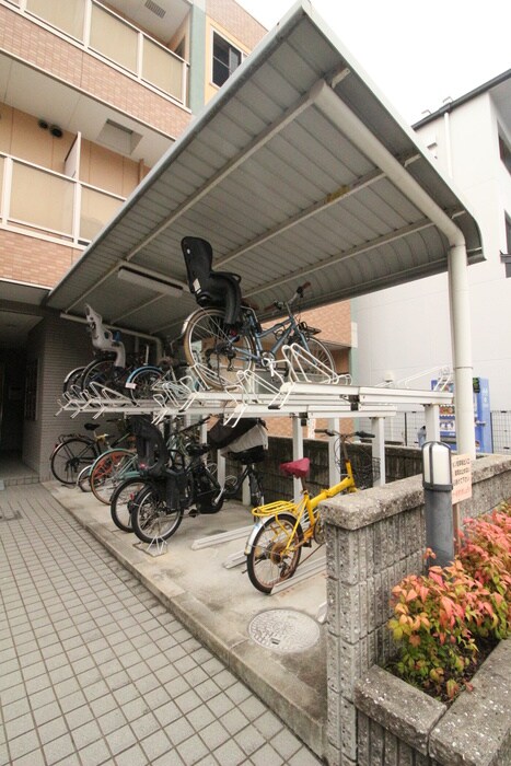 物件外観写真3　(駐輪場)