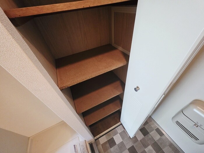 物件内観写真15　(靴箱)