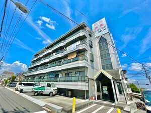 ＭＡＹＵＭＩグランデール中宮外観写真