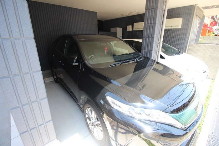 物件外観写真3　(駐車場)