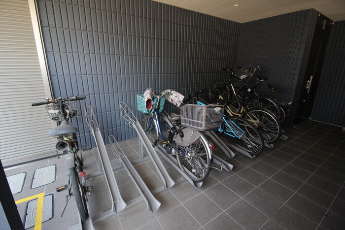 物件外観写真5　(駐輪場)