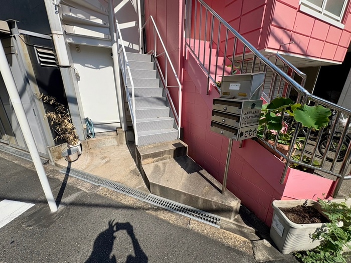 物件外観写真3　(エントランス部分)