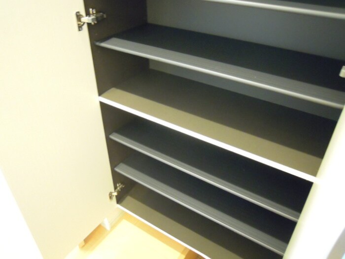 物件内観写真15　(靴箱)