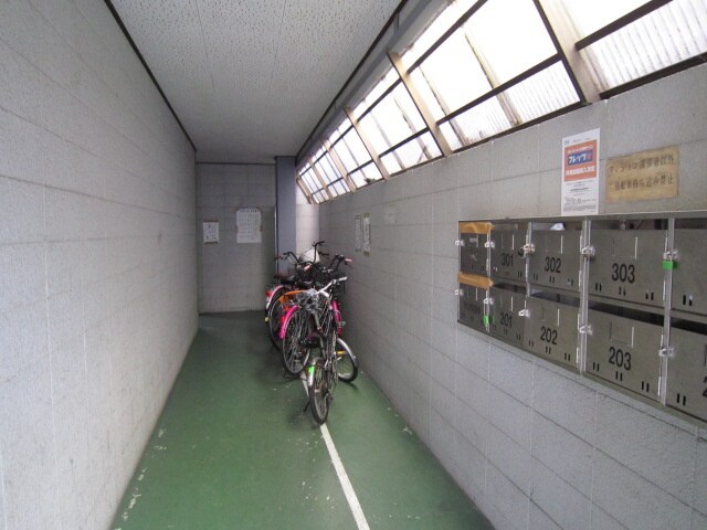 物件外観写真3　(駐輪場)