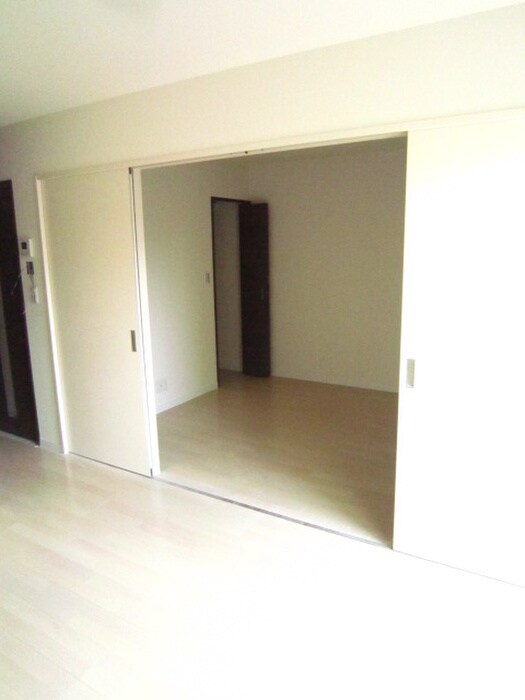 物件内観写真4　(居室)