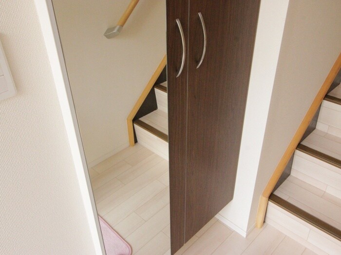 物件内観写真16　(玄関)