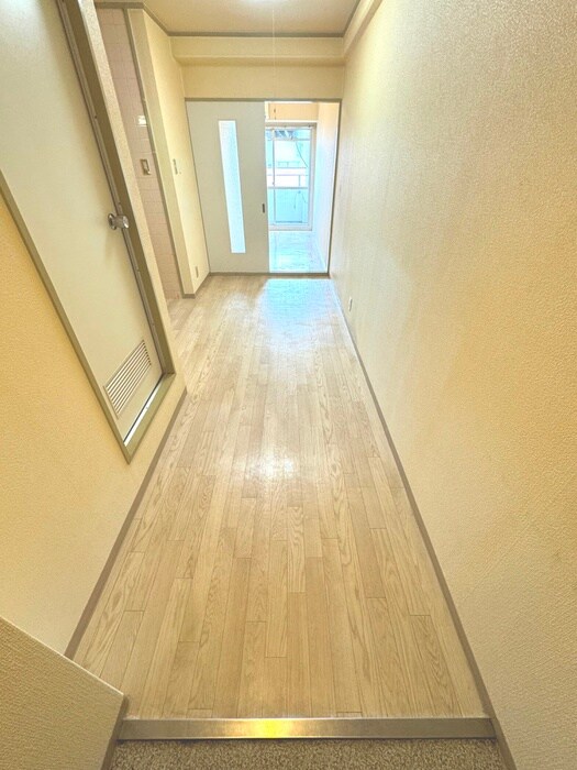 物件内観写真12　(廊下)