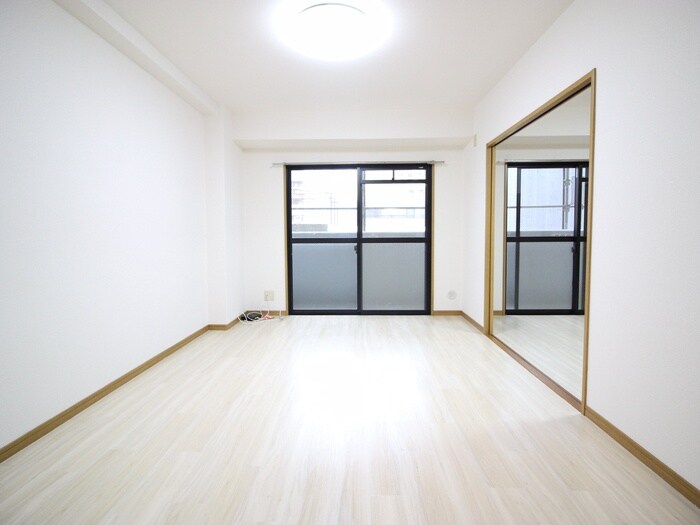 物件内観写真18　(居室)