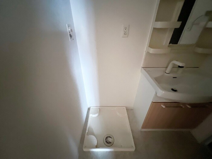 物件内観写真17　(洗濯機置場)