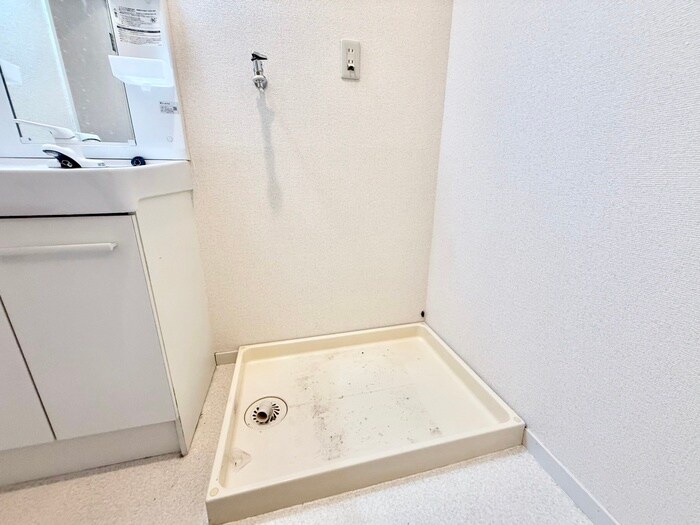 物件内観写真13　(洗濯機置場)