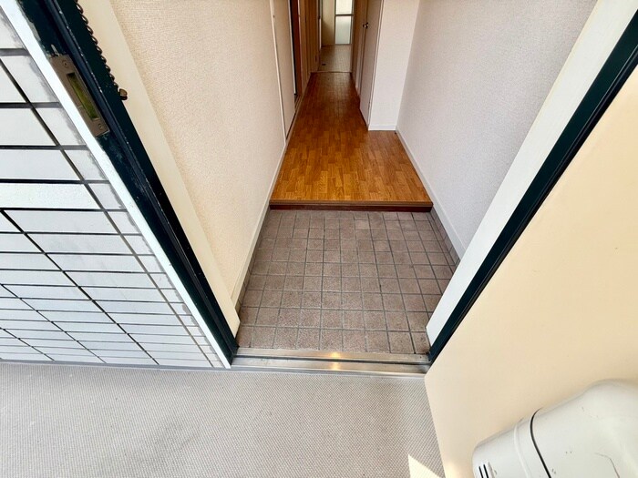 物件内観写真18　(玄関)