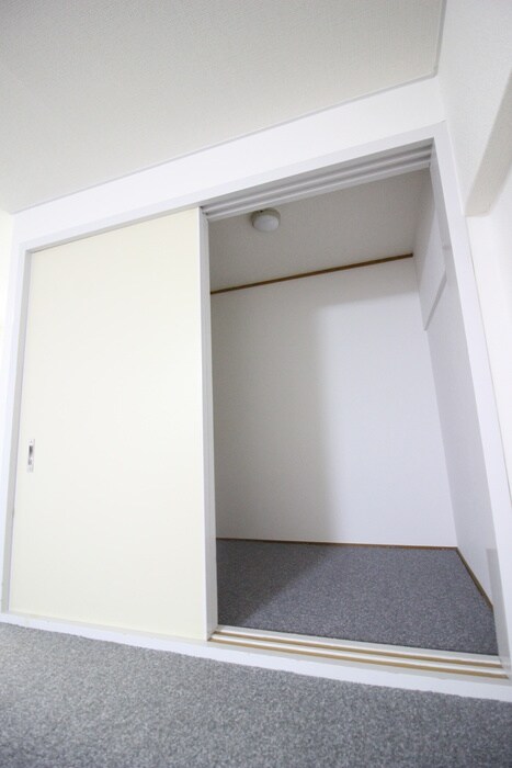 物件内観写真12　(収納)