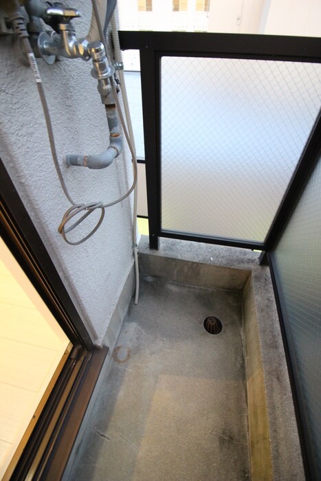 物件内観写真14　(洗濯機置場)