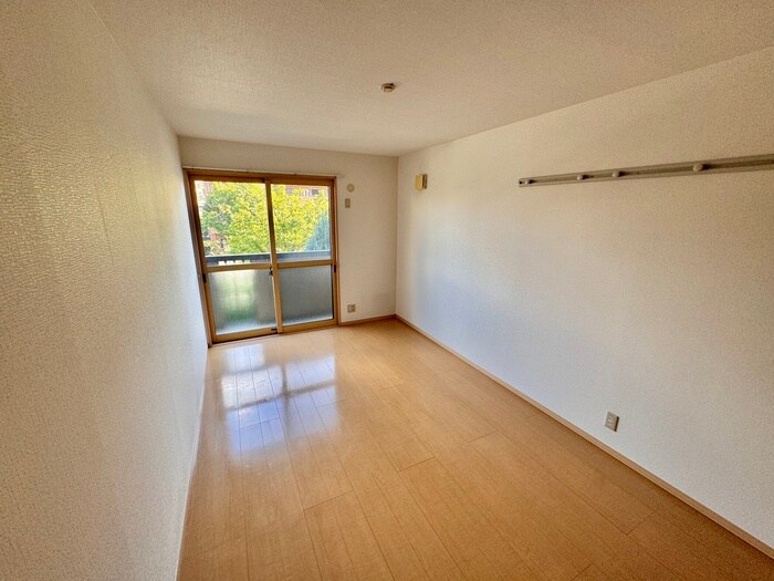 物件内観写真10　(居室)