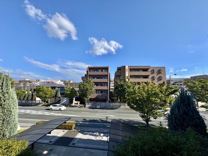 物件内観写真18　(室内からの展望)