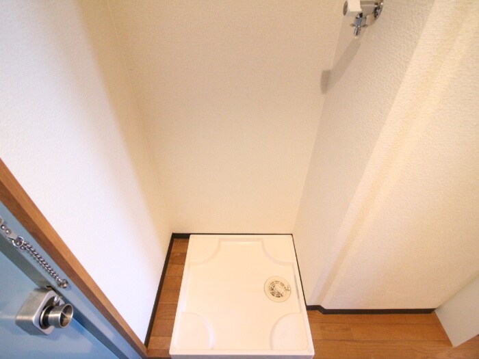 物件内観写真15　(洗濯機置場)