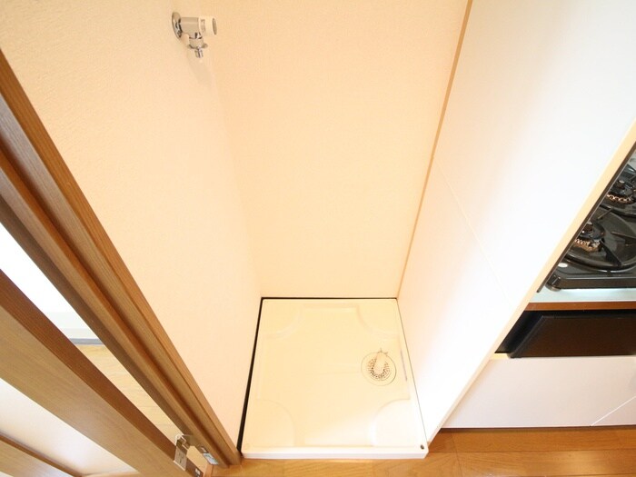 物件内観写真16　(洗濯機置場)