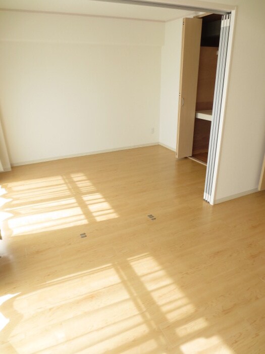 物件内観写真11　(居室)