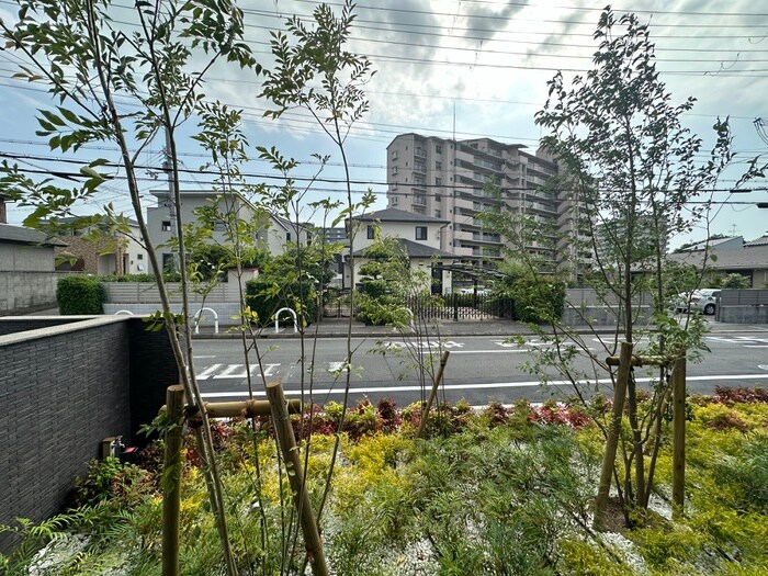 物件内観写真17　(室内からの展望)