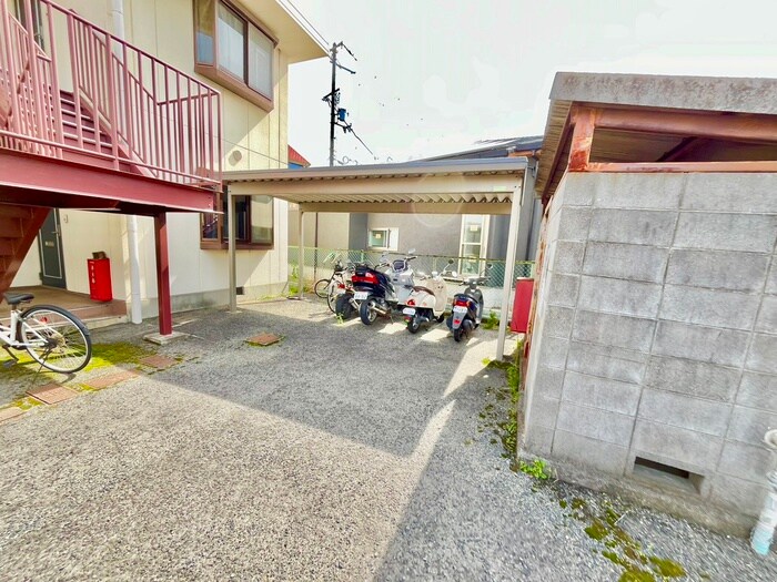 物件外観写真4　(駐輪場)