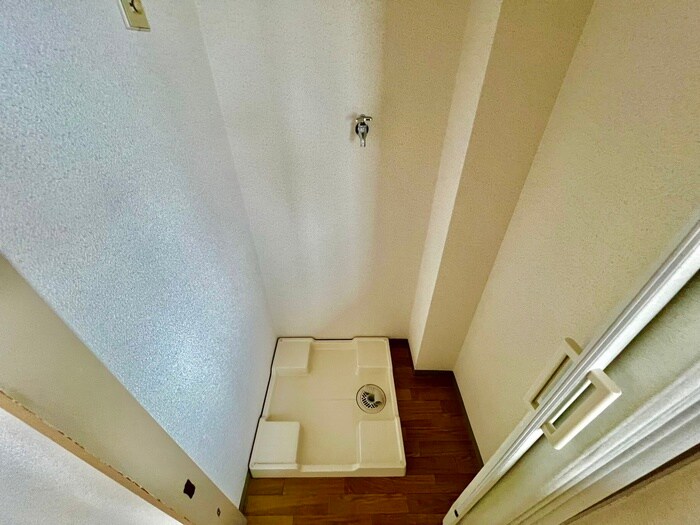 物件内観写真14　(洗濯機置場)