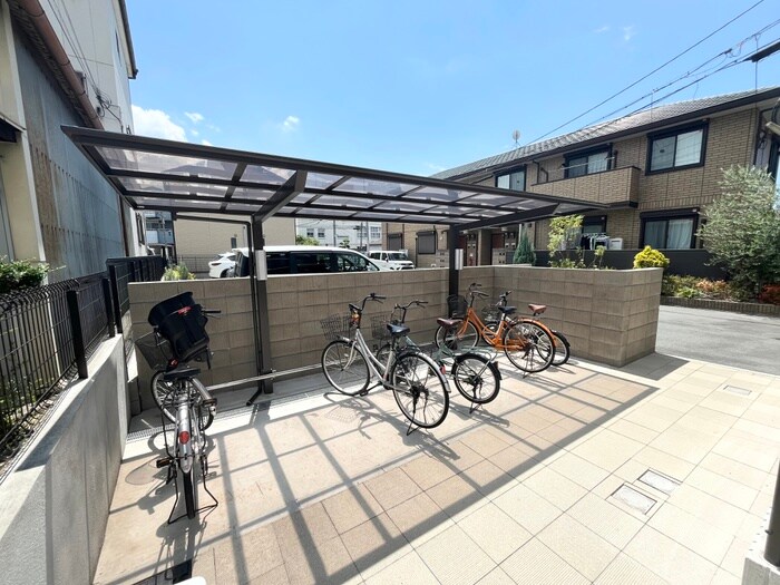物件外観写真5　(駐輪場)