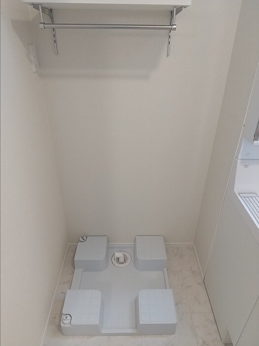 物件内観写真10　(洗濯機置場)