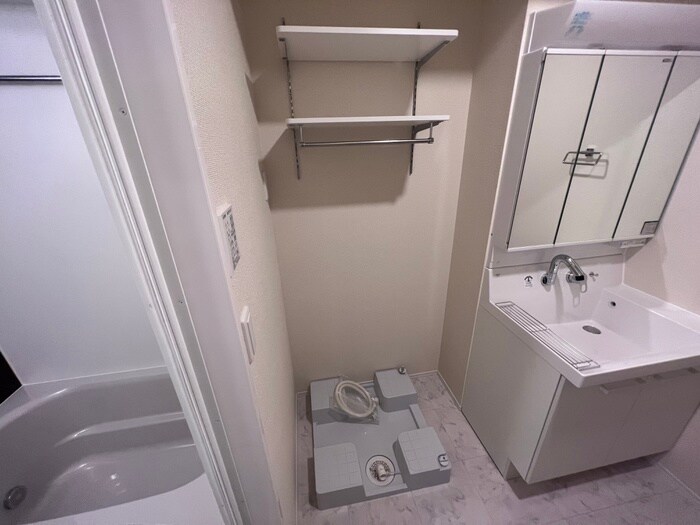 物件内観写真15　(洗濯機置場)