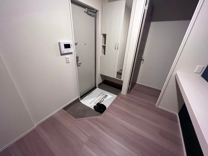 物件内観写真17　(玄関)