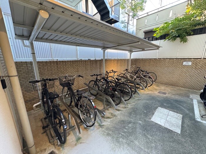 物件外観写真6　(駐輪場)