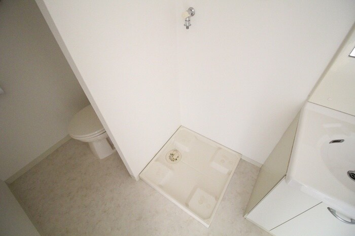 物件内観写真13　(洗濯機置場)