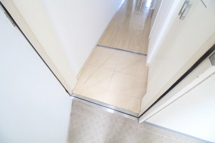 物件内観写真14　(玄関)