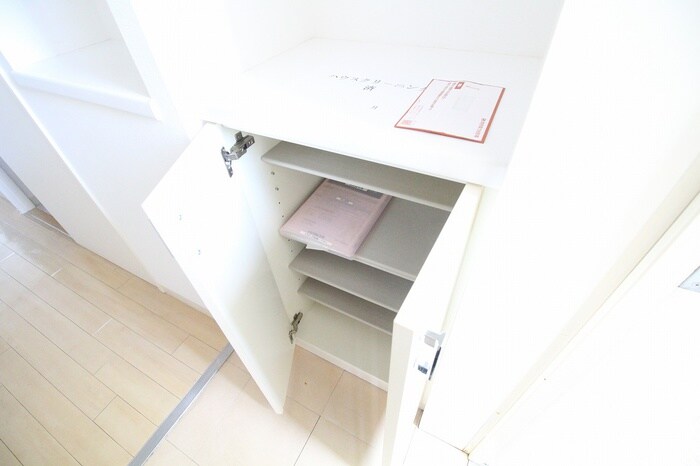 物件内観写真15　(靴箱)