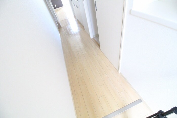 物件内観写真16　(廊下)