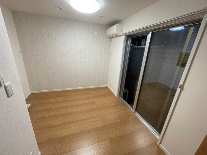 物件内観写真9　(居室)