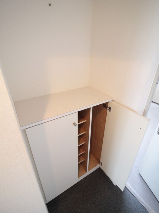 物件内観写真18　(靴箱)