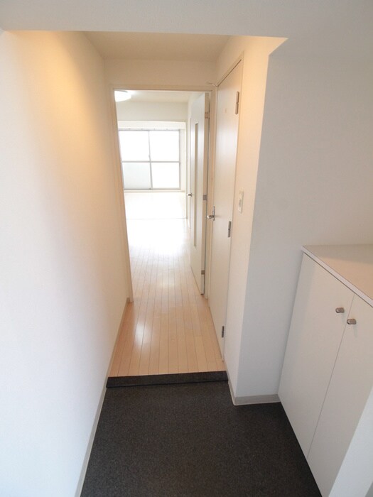 物件内観写真19　(玄関)