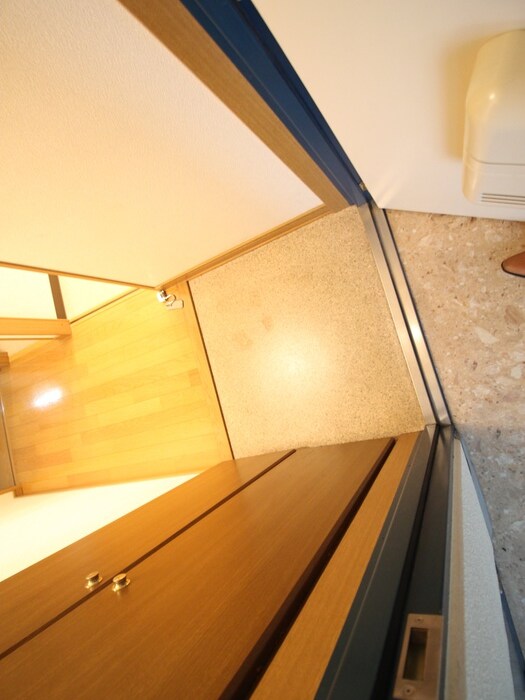 物件内観写真17　(玄関)