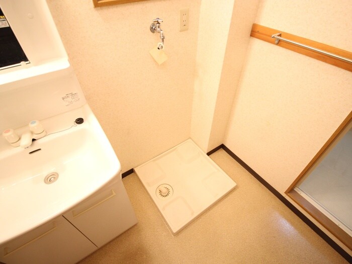 物件内観写真21　(洗濯機置場)