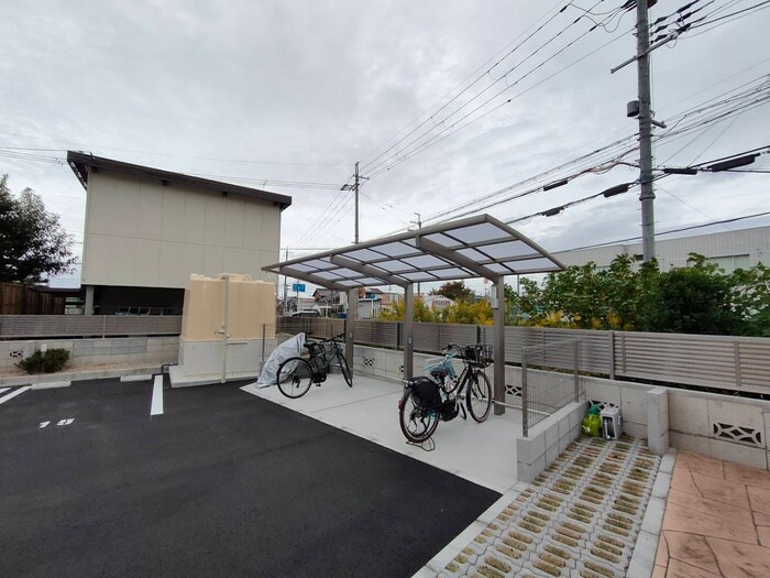 物件外観写真6　(駐輪場)